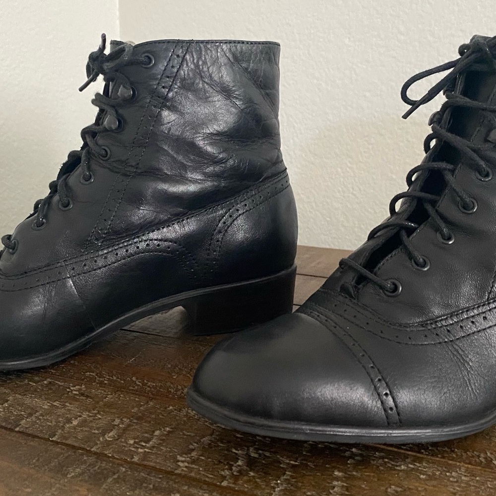 Westies Women's Black Shoes